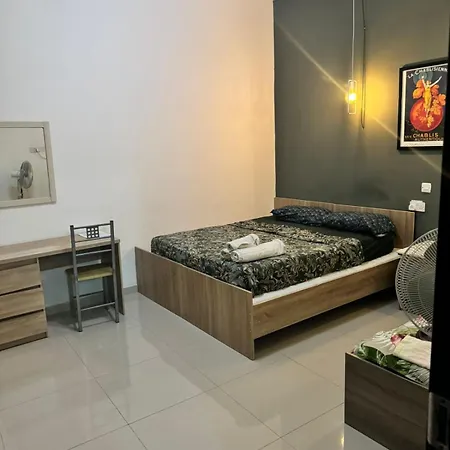 Air-conditioned In Sliema Few Minutes From Beach Self Check In And Check Out Séjour chez l'habitant Gzira