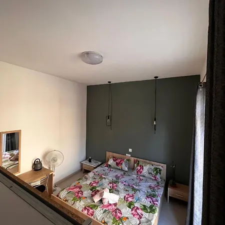 Air-conditioned In Sliema Few Minutes From Beach Self Check In And Check Out Homestay szállás Gżira
