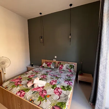 Air-conditioned In Sliema Few Minutes From Beach Self Check In And Check Out Homestay szállás